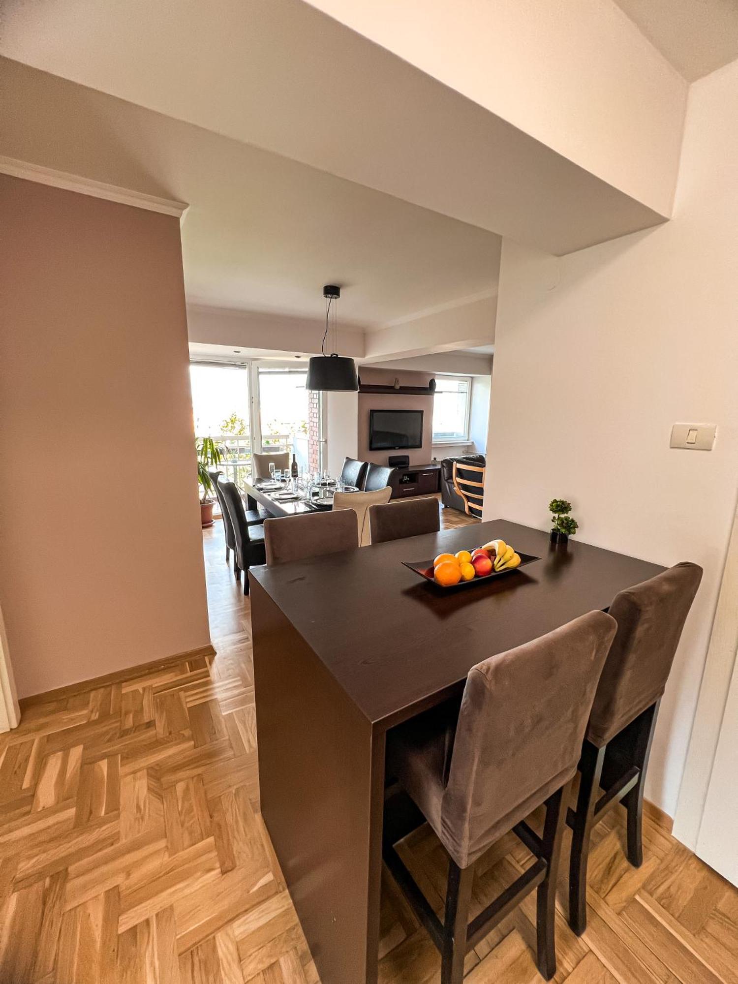 Centre Luxury Apartment Skopje Bagian luar foto